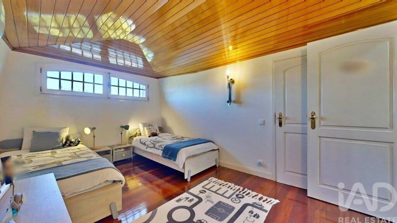 Moradia T5 para Venda em Canelas Foto 17