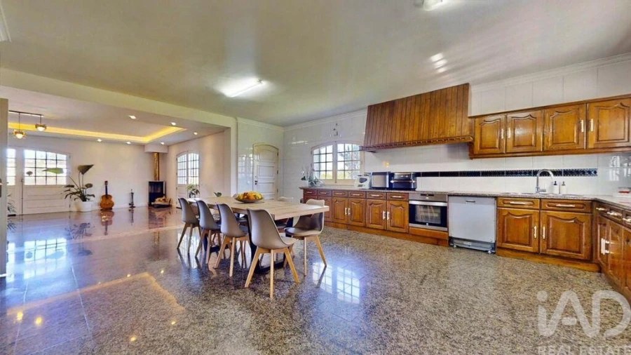 Moradia T5 para Venda em Canelas Foto 24