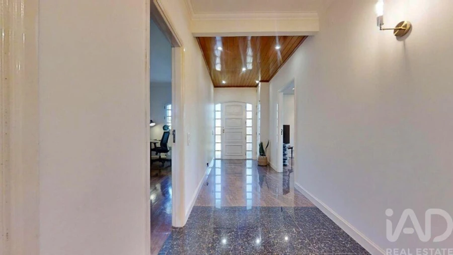 Moradia T5 para Venda em Canelas Foto 4