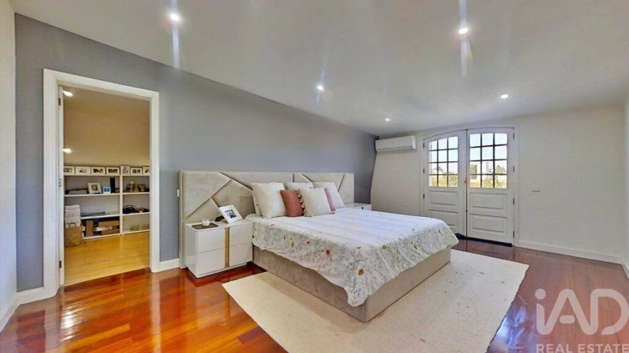 Moradia T5 para Venda em Canelas Foto 19