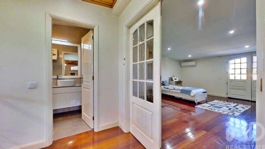 Moradia T5 para Venda em Canelas Foto 15