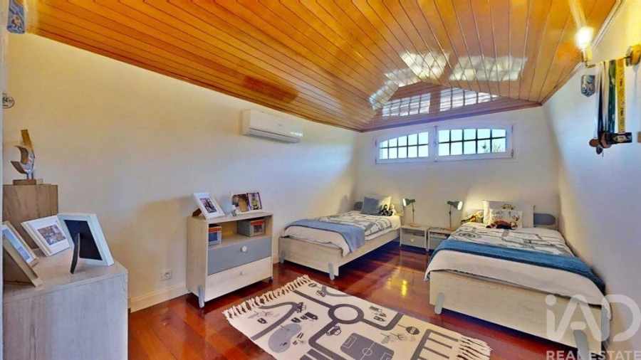 Moradia T5 para Venda em Canelas Foto 16