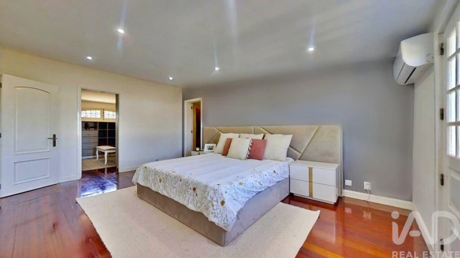 Moradia T5 para Venda em Canelas Foto 18