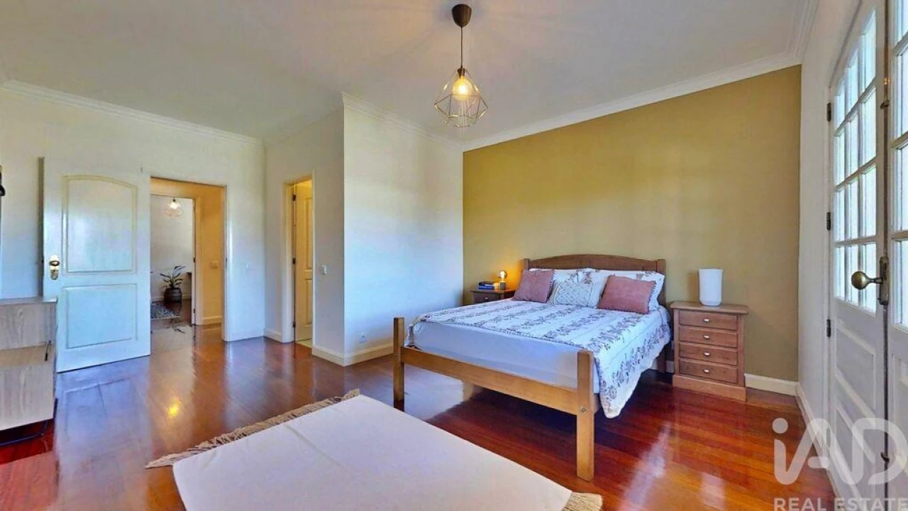 Moradia T5 para Venda em Canelas Foto 12