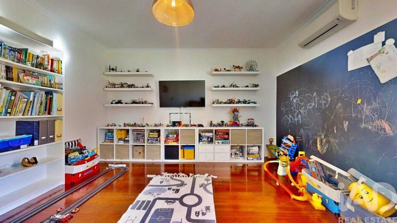 Moradia T5 para Venda em Canelas Foto 10