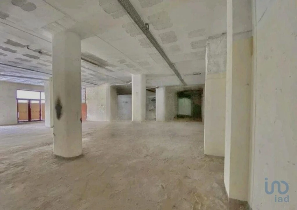 Loja para Arrendamento em Barcarena Foto 4