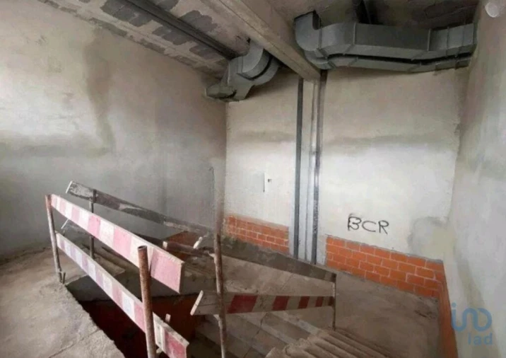 Loja para Arrendamento em Barcarena Foto 8