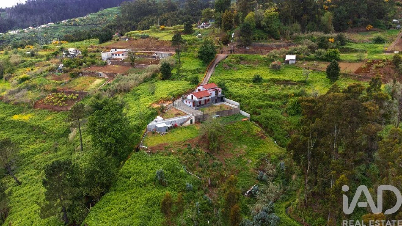 Terreno para Venda em Canhas Foto 24