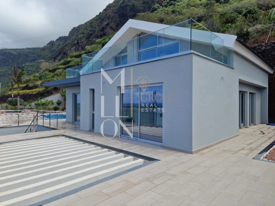 Moradia T4 para Venda em Paul do Mar Foto 17