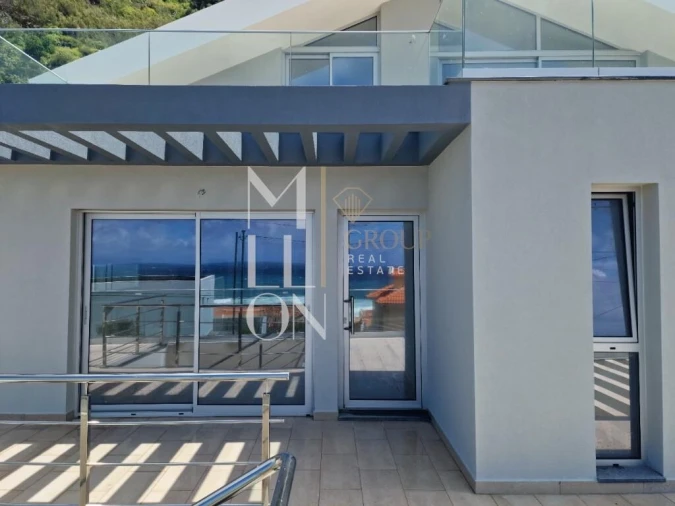 Moradia T4 para Venda em Paul do Mar Foto 4