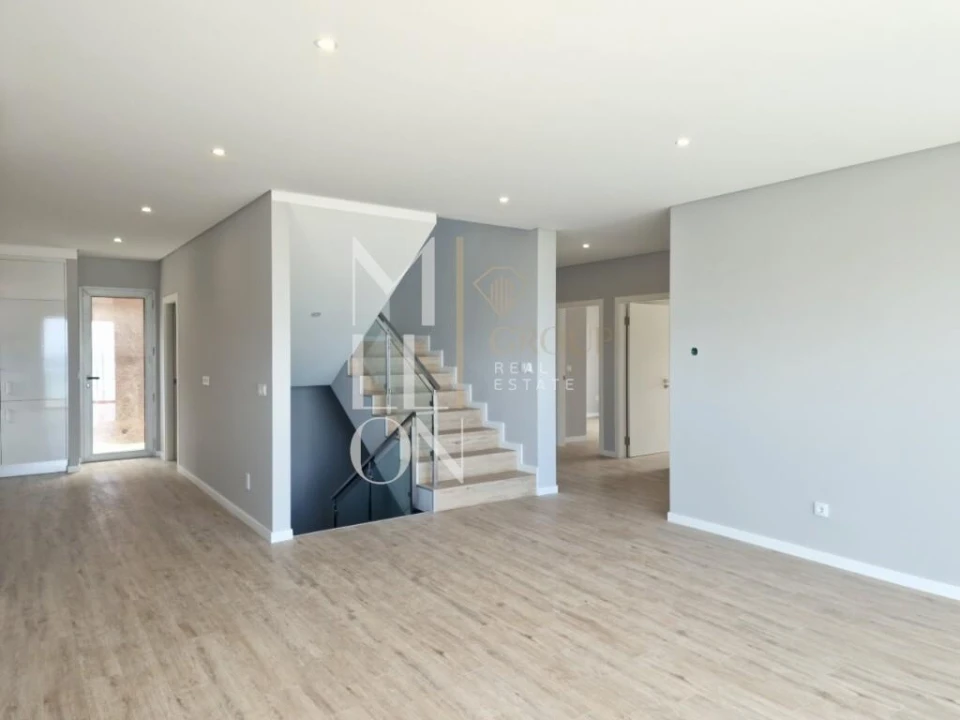 Moradia T4 para Venda em Paul do Mar Foto 3