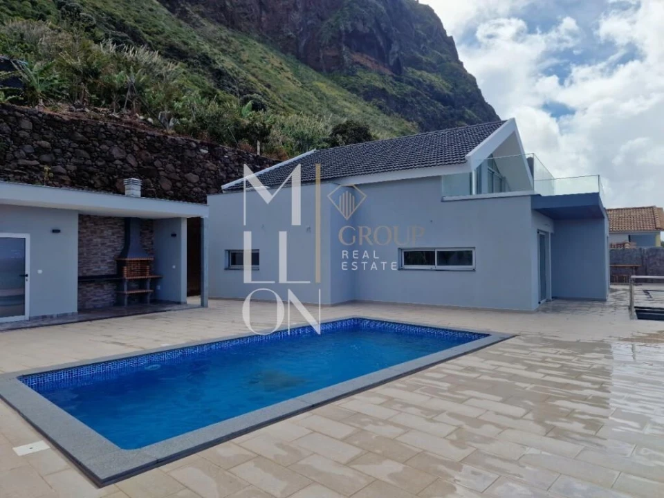 Moradia T4 para Venda em Paul do Mar Foto 16