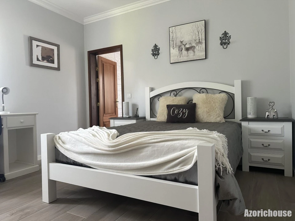 Moradia T6 para Venda em Rabo de Peixe Foto 23