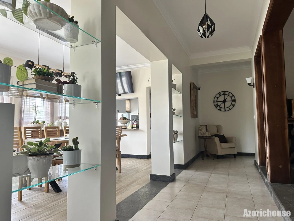 Moradia T6 para Venda em Rabo de Peixe Foto 30