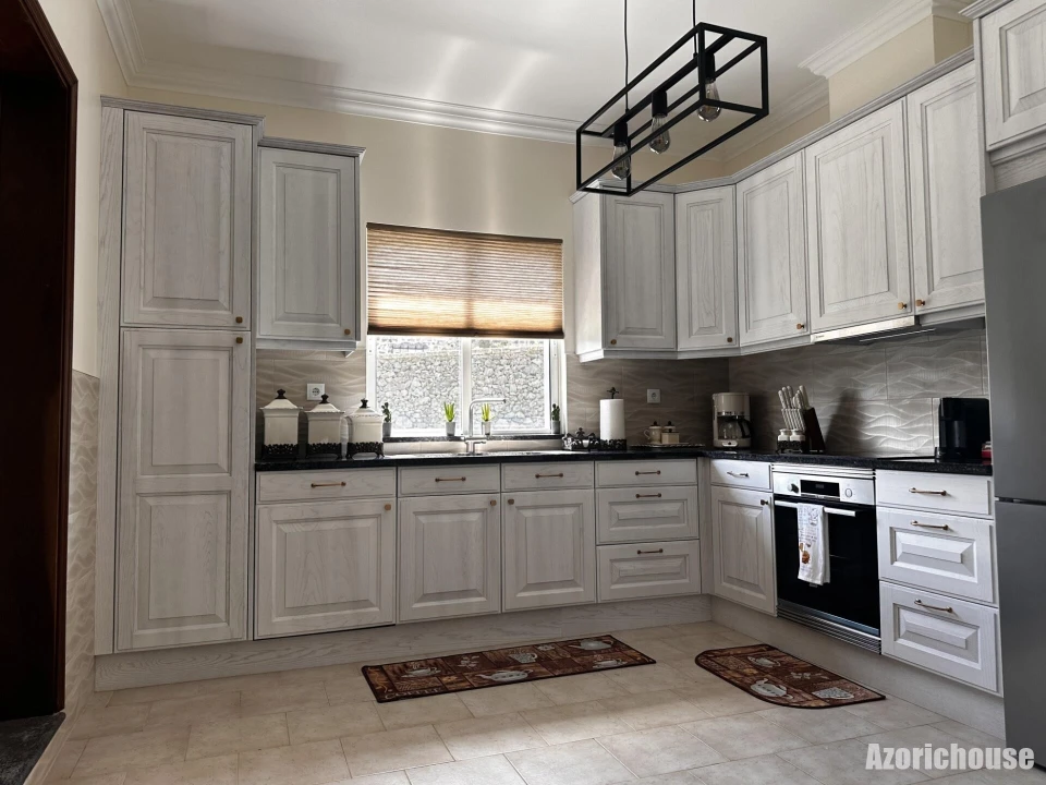 Moradia T6 para Venda em Rabo de Peixe Foto 20