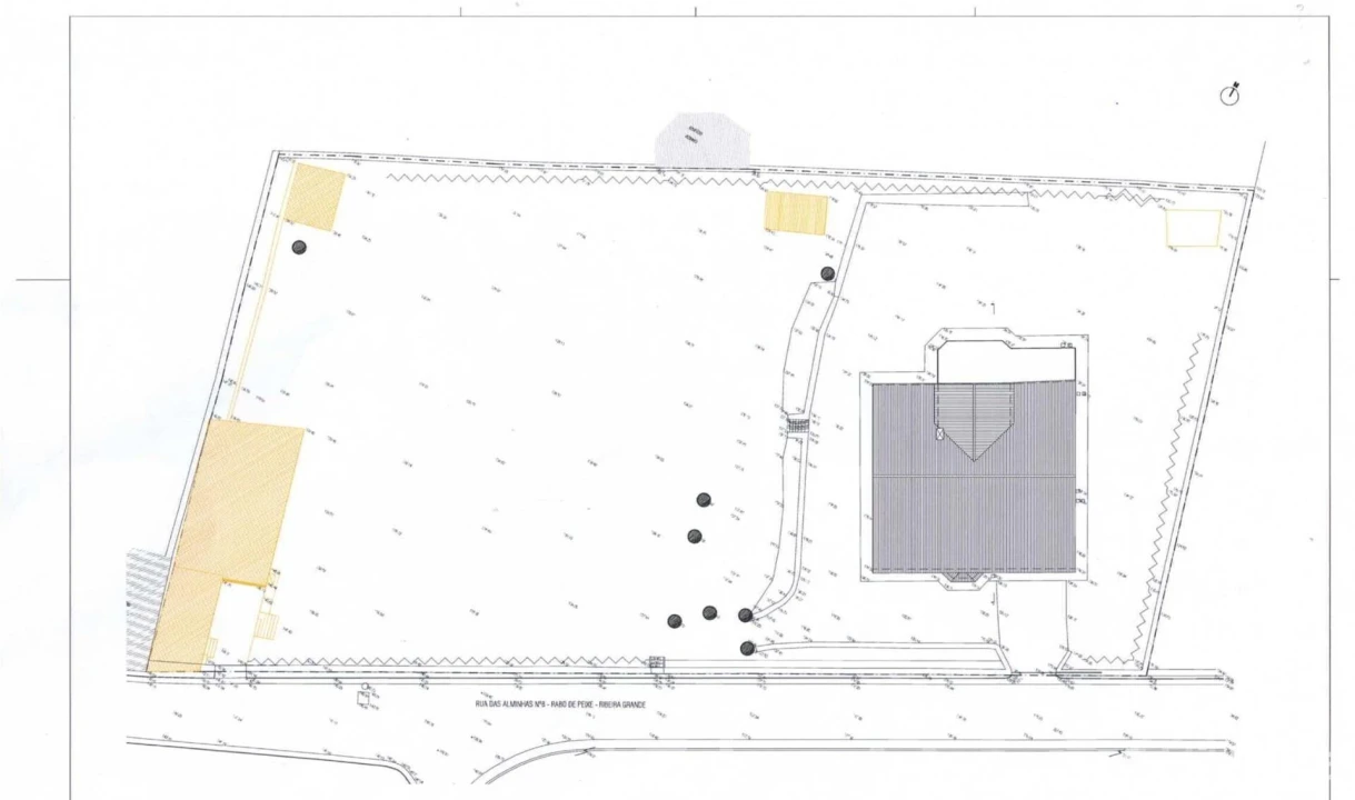 Moradia T6 para Venda em Rabo de Peixe Foto 50