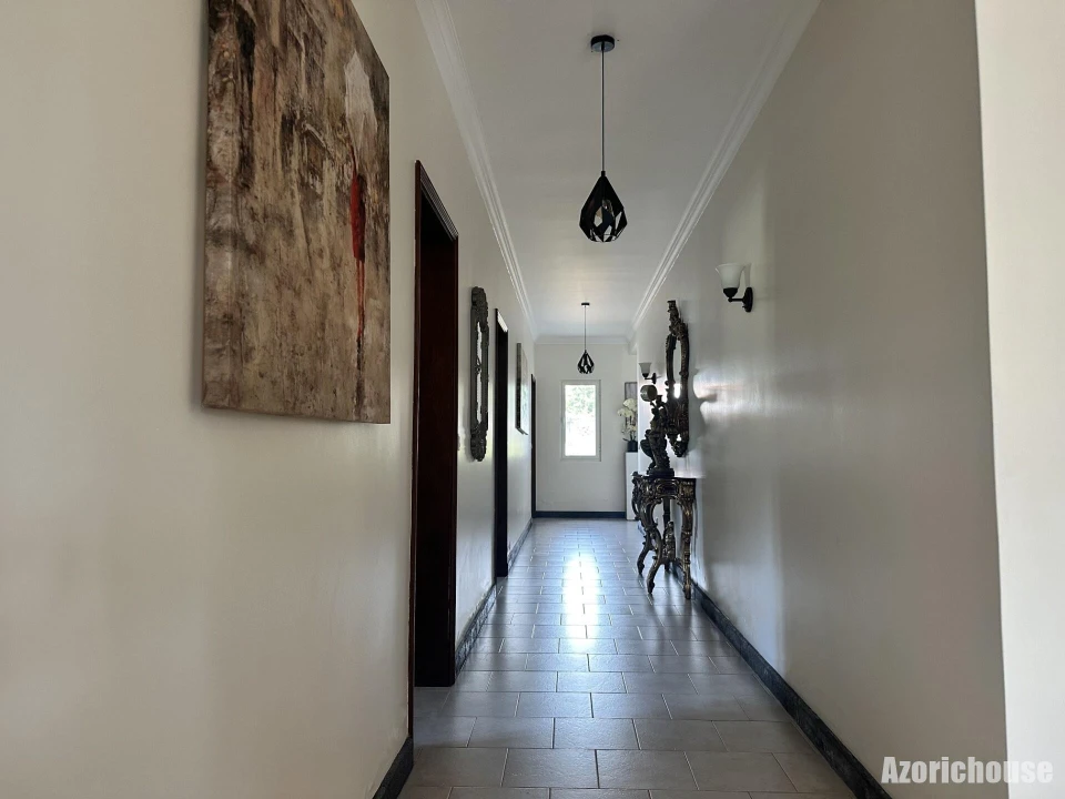 Moradia T6 para Venda em Rabo de Peixe Foto 21