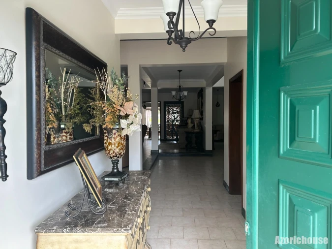 Moradia T6 para Venda em Rabo de Peixe Foto 10