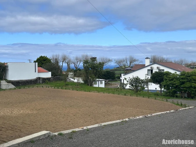 Moradia T6 para Venda em Rabo de Peixe Foto 8