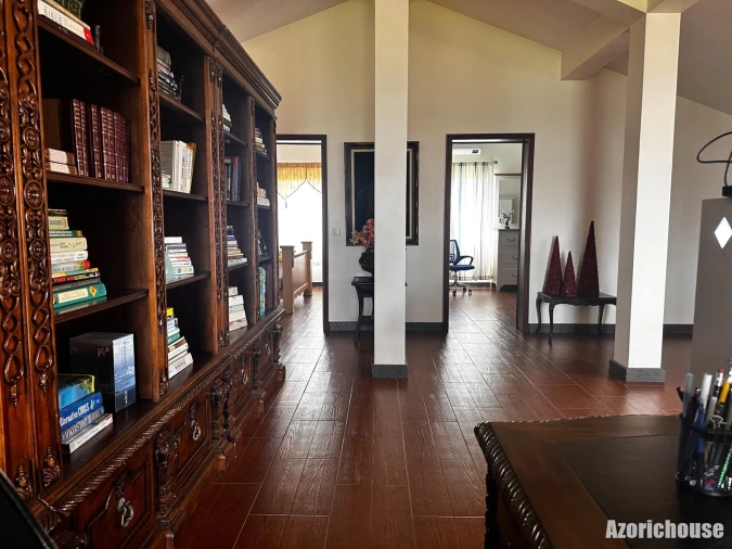 Moradia T6 para Venda em Rabo de Peixe Foto 40