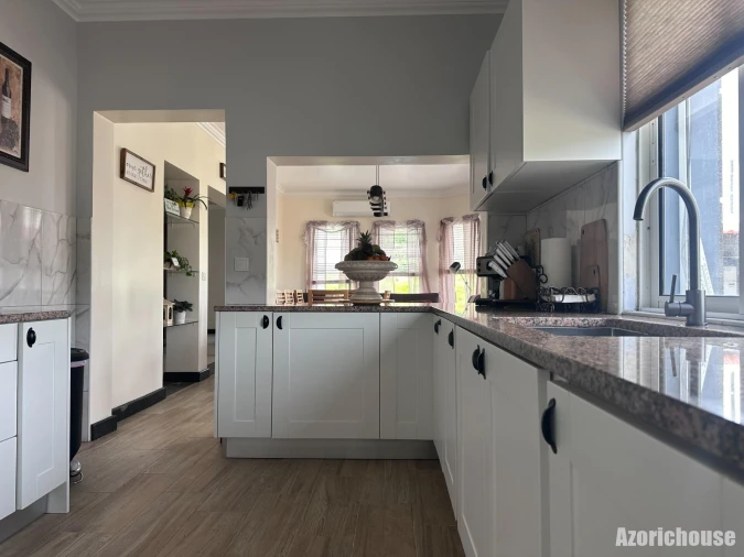 Moradia T6 para Venda em Rabo de Peixe Foto 32