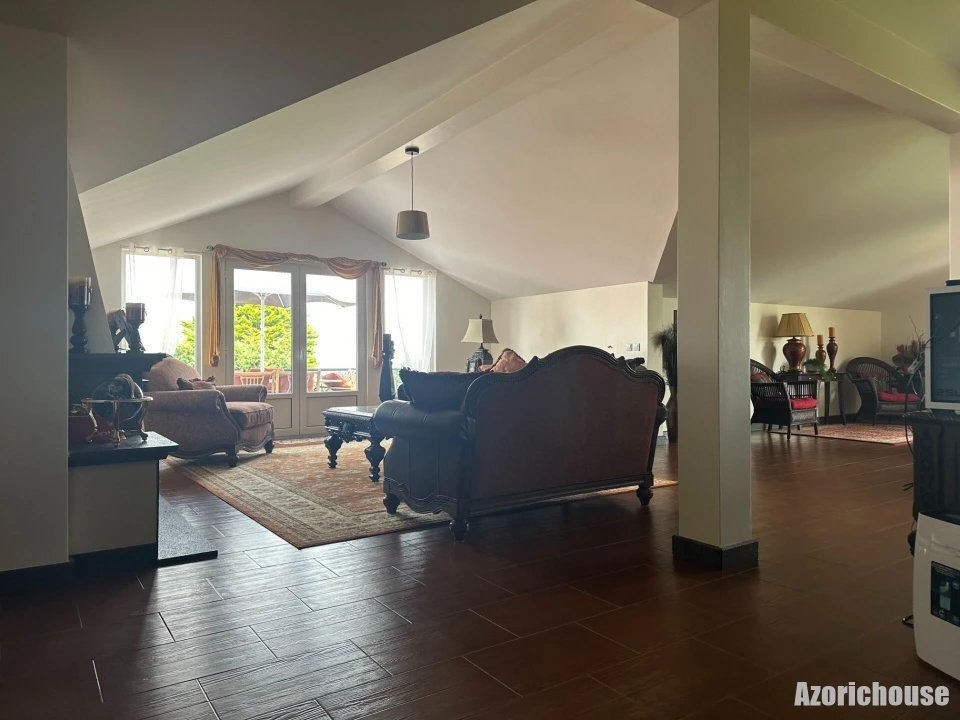 Moradia T6 para Venda em Rabo de Peixe Foto 45