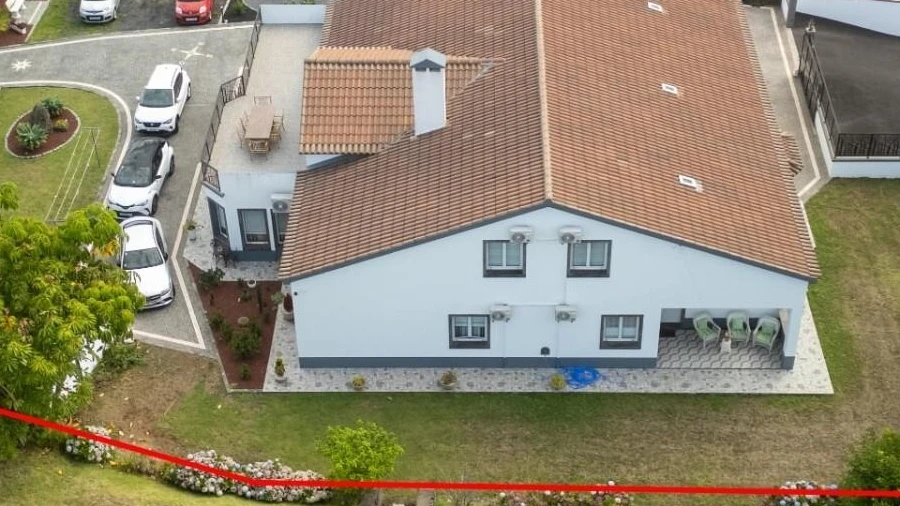 Moradia T6 para Venda em Rabo de Peixe