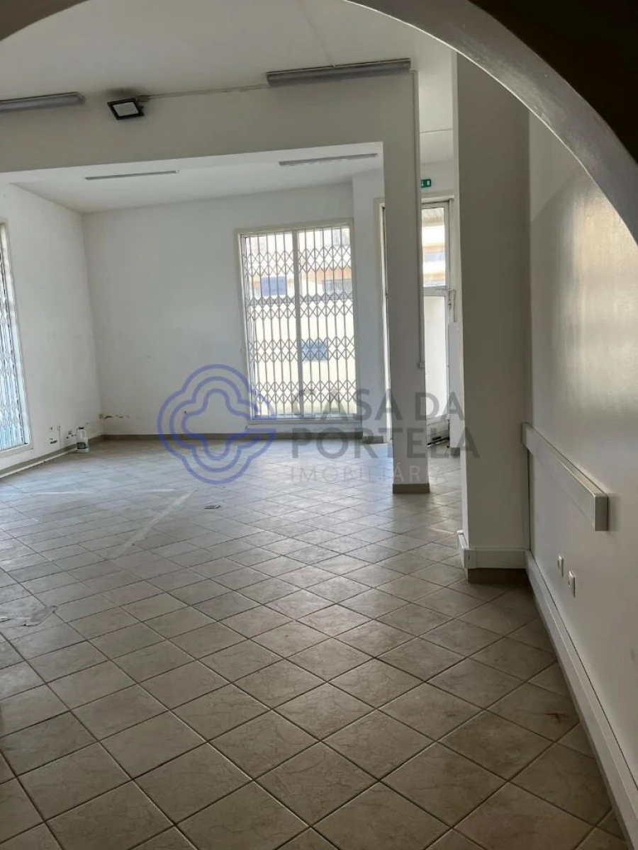 Loja para Arrendamento em Canidelo Foto 6