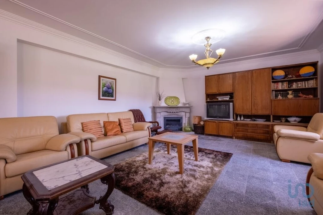 Moradia T5 para Venda em Lourosa Foto 10