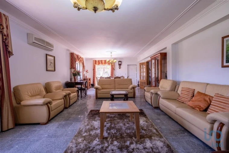 Moradia T5 para Venda em Lourosa Foto 9