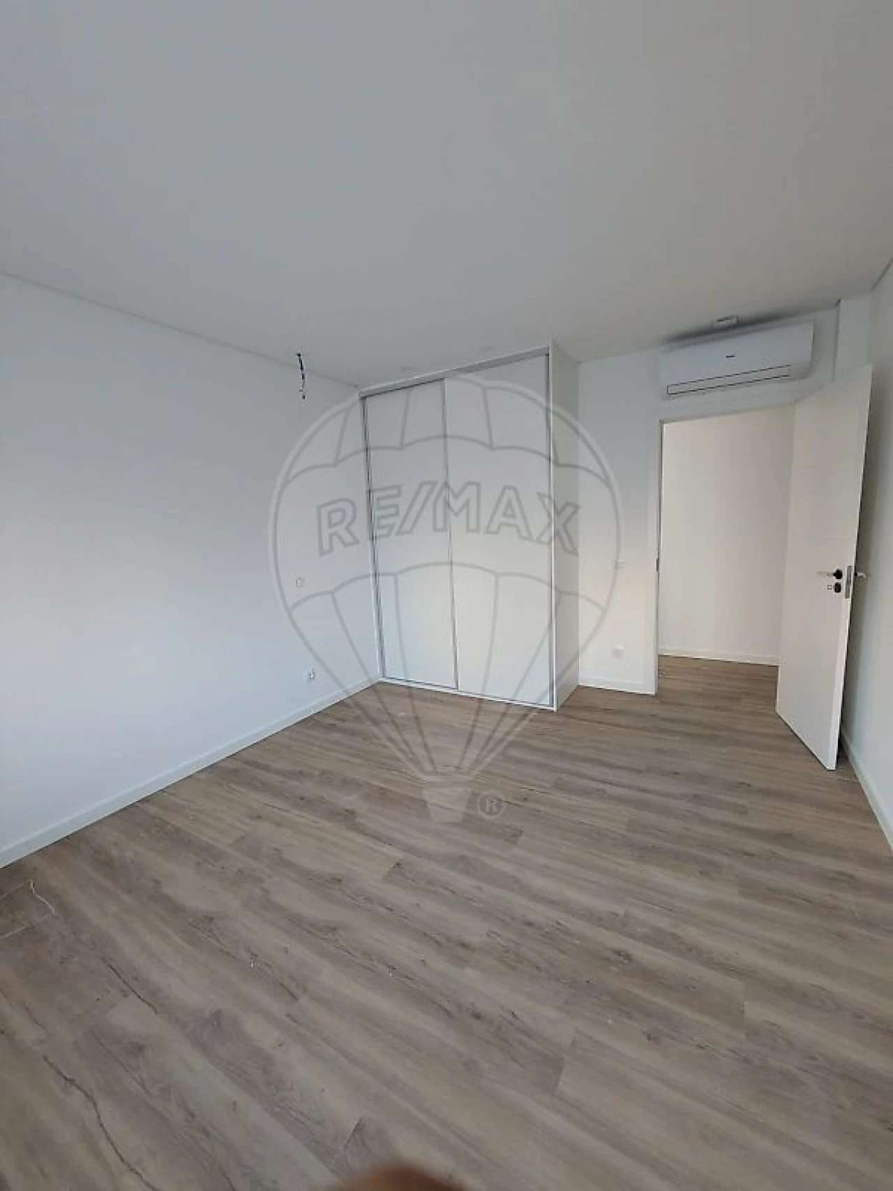 Apartamento T2 para Venda em Campanhã Foto 3