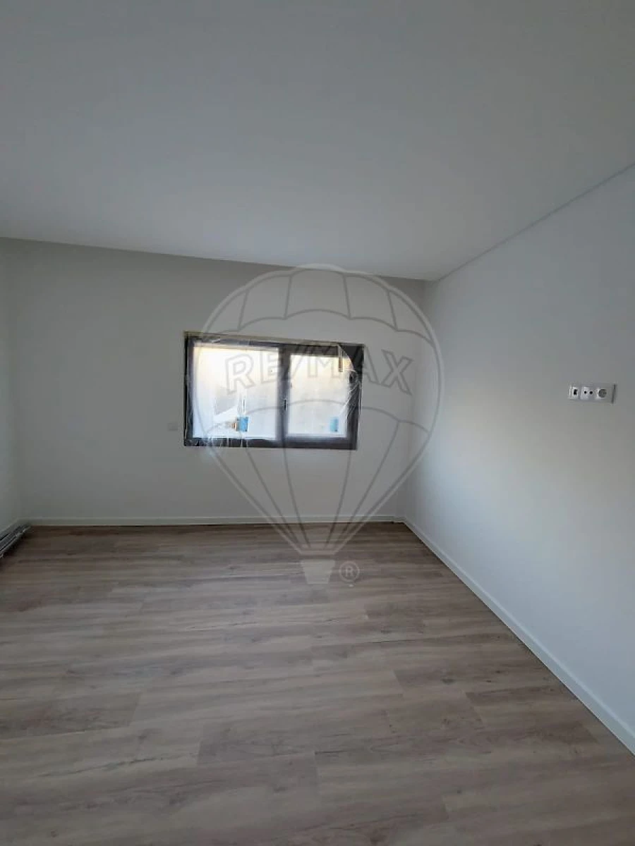 Apartamento T2 para Venda em Campanhã Foto 7