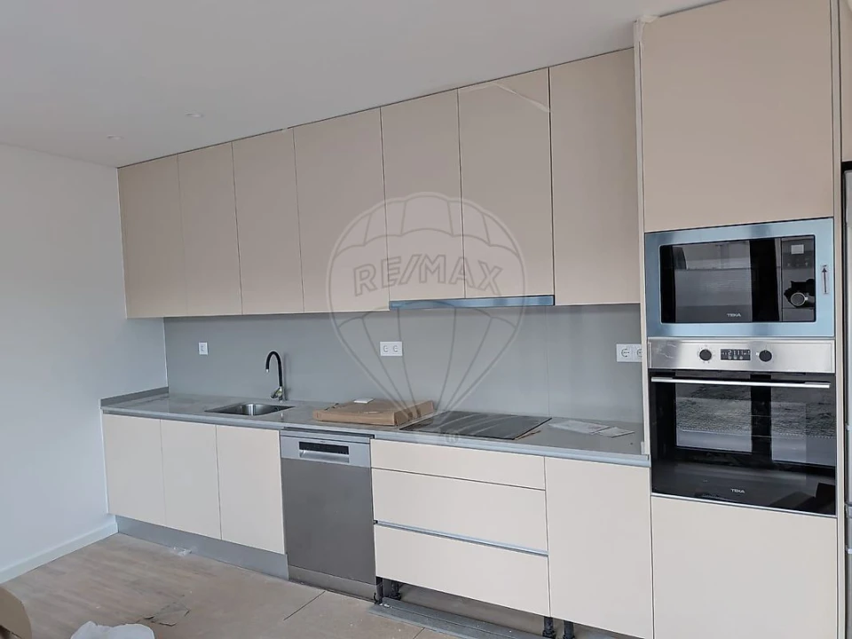 Apartamento T2 para Venda em Campanhã Foto 4