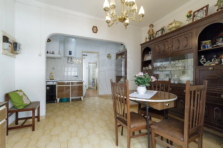 Prédio para Venda em Sacavém e Prior Velho Foto 6