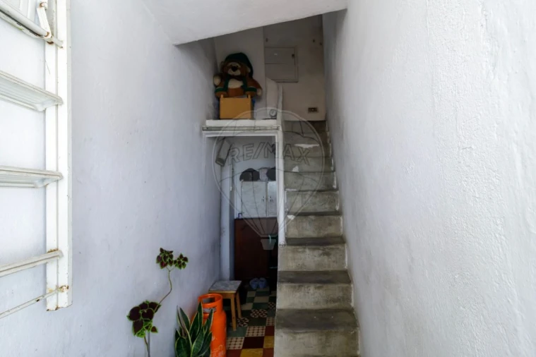 Prédio para Venda em Sacavém e Prior Velho Foto 17