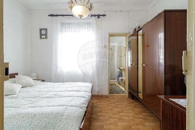 Prédio para Venda em Sacavém e Prior Velho Foto 11