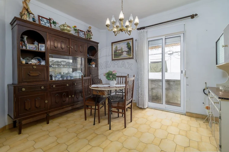 Prédio para Venda em Sacavém e Prior Velho Foto 4