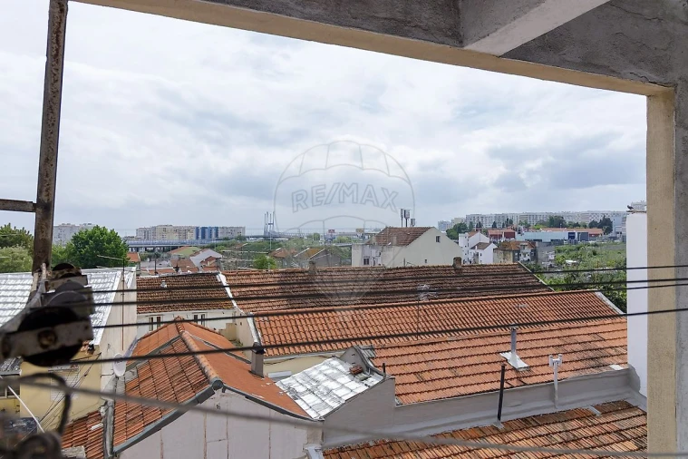 Prédio para Venda em Sacavém e Prior Velho Foto 18