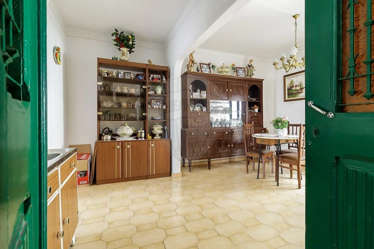 Prédio para Venda em Sacavém e Prior Velho Foto 3