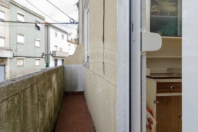 Prédio para Venda em Sacavém e Prior Velho Foto 8