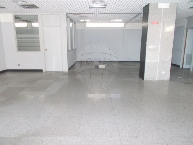 Loja para Venda em Cortegaça Foto 4