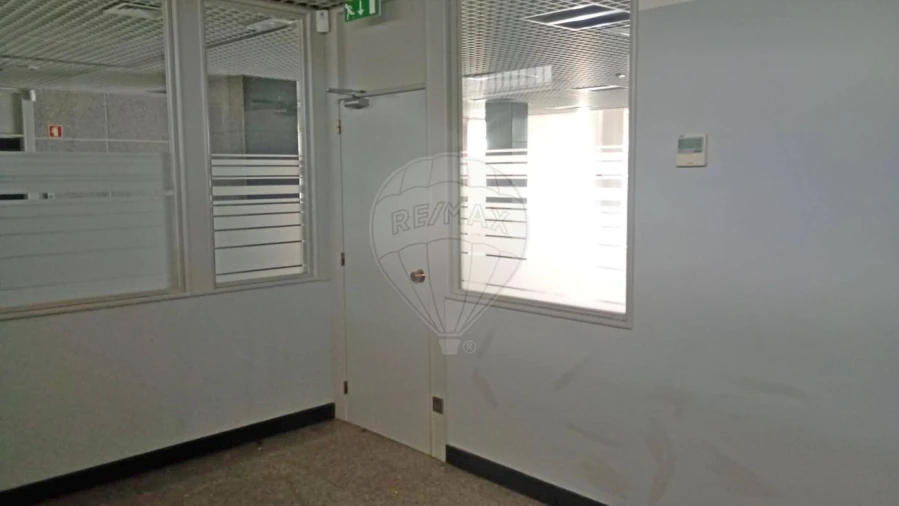 Loja para Venda em Cortegaça Foto 8