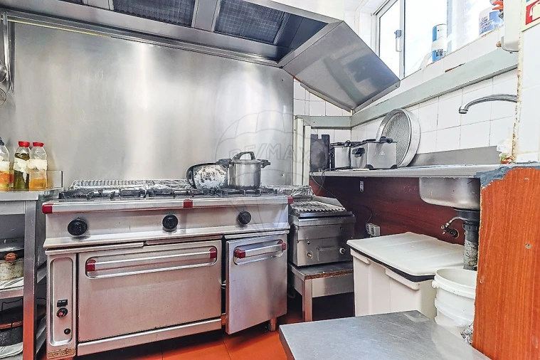 Negócio para Venda em Sé Nova, Santa Cruz, Almedina e São Bartolomeu Foto 28