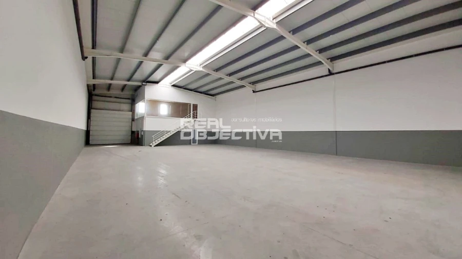 Armazém para Arrendamento em Aver-O-Mar, Amorim e Terroso Foto 3