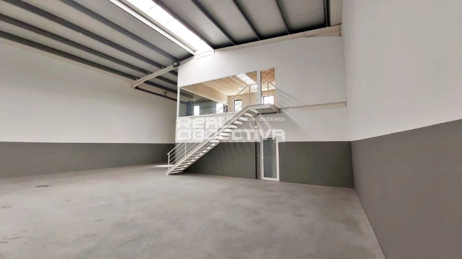 Armazém para Arrendamento em Aver-O-Mar, Amorim e Terroso Foto 4