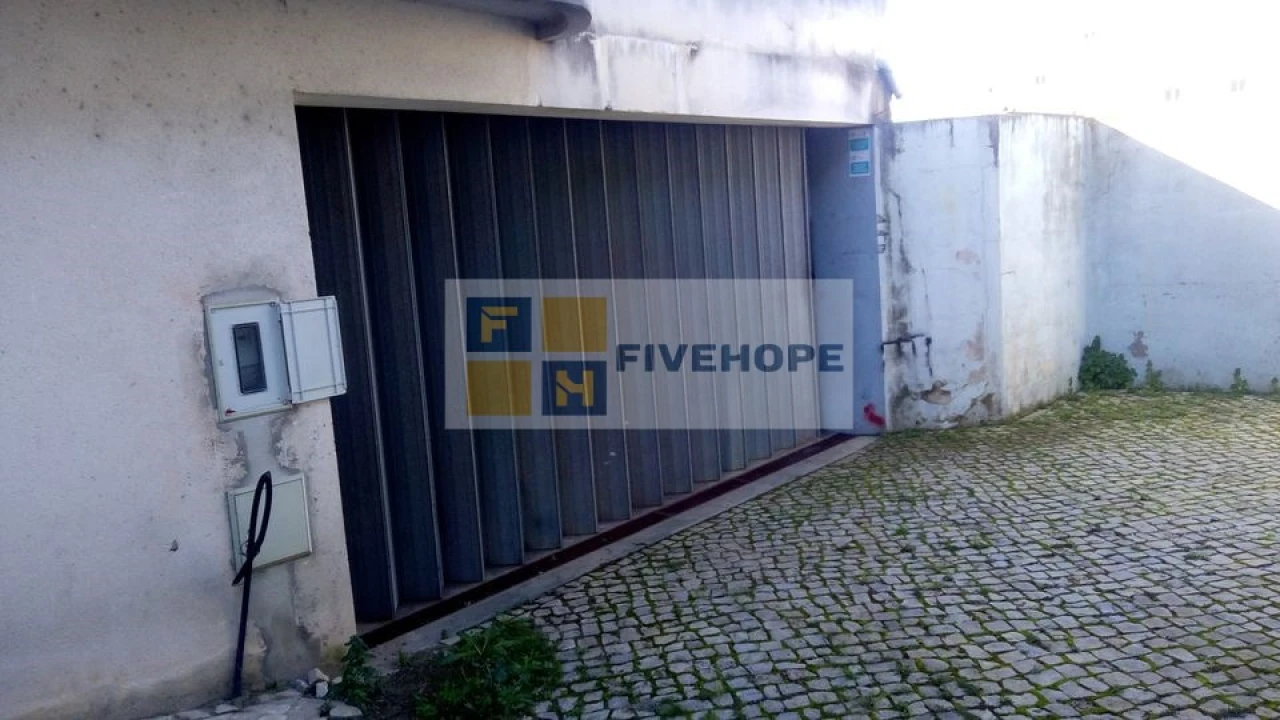 Armazém para Venda em Lousã e Vilarinho Foto 2