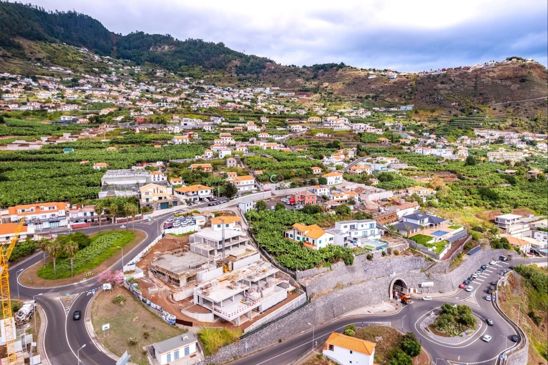Moradia T4 para Venda em Arco da Calheta Foto 95