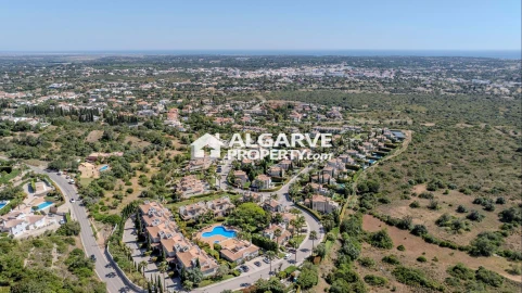 Moradia T4 para Venda em Almancil