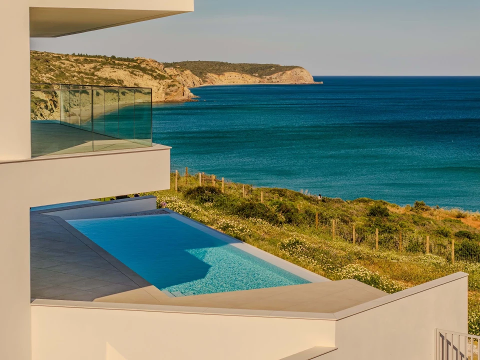 Moradia T6 para Venda em Budens Foto 1