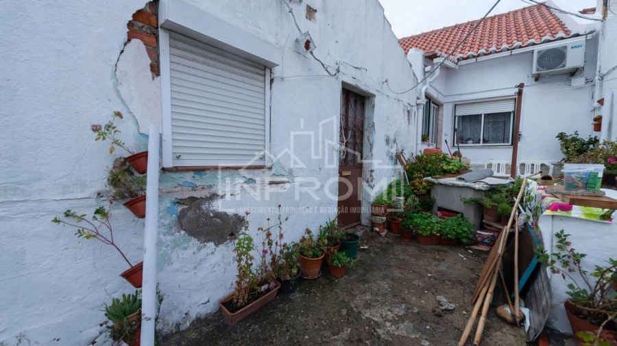 Moradia T1 para Venda em Santo Antão e São Julião do Tojal Foto 9